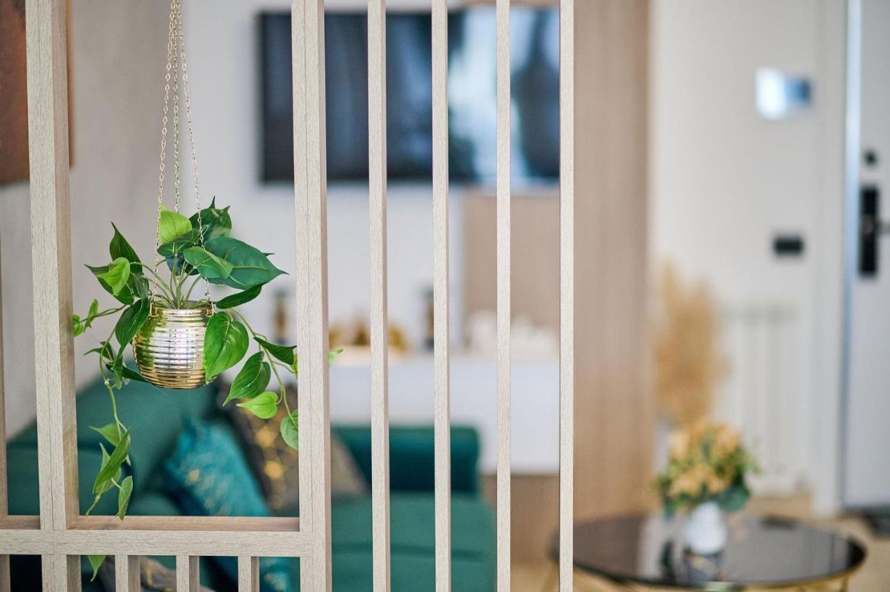 Ademar Luxury Apartment- Spa&pool Mamaia